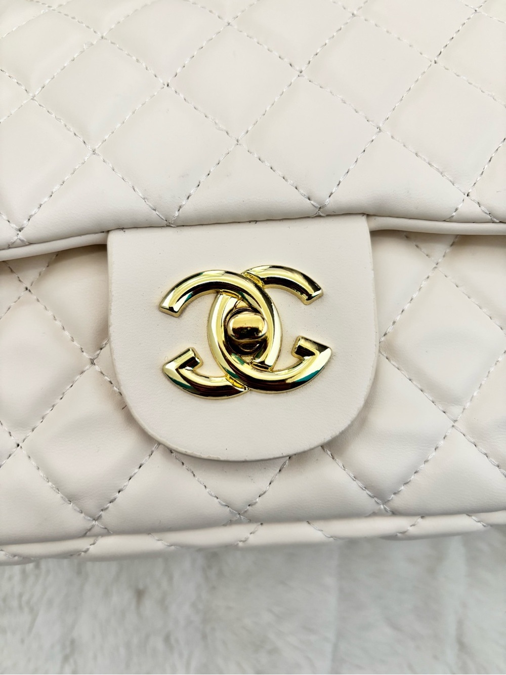 Cream Quilted Chain Shoulder Bag - Designer Style New - Picture 11 of 14